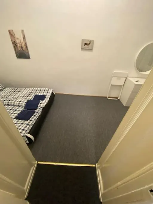 Can Ho Co Day Du Tien Nghi Berlin Apartament